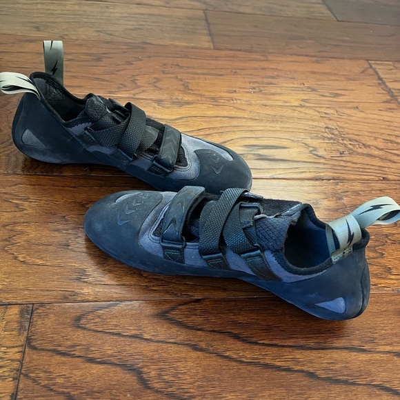 Evolv Rock Climbing Shoes - Picture 3 of 6